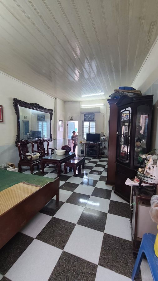 Bán nhà mặt phố Âu Cơ, Tây Hồ giá 30,5 tỷ 192m2, mặt đường rộng, kinh doanh lộc lá