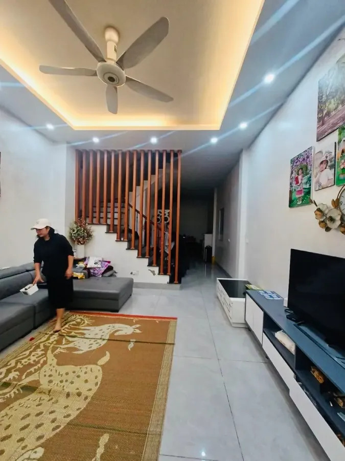 Bán nhà 60m2 4 tầng tại phố Ngô Thi Sỹ Hà Đông – ngõ thông tứ tung, ba gác vào thoải mái