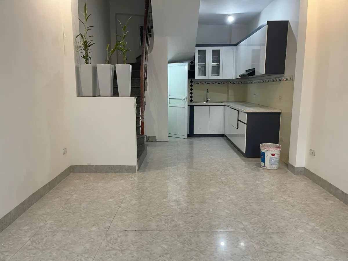 Bán nhà 4 tầng phố Kiến Hưng, giá 4 tỷ, ngõ rộng ba gác tránh, nội thất xịn, sổ đỏ nở hậu, nhà mới tinh sạch sẽ, không tranh chấp