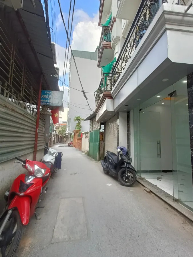 Bán nhà riêng Nam Từ Liêm, nhà 4 tầng, nhỉnh 5 tỷ, căn lô góc thoáng, ngõ rộng ô tô đỗ cửa