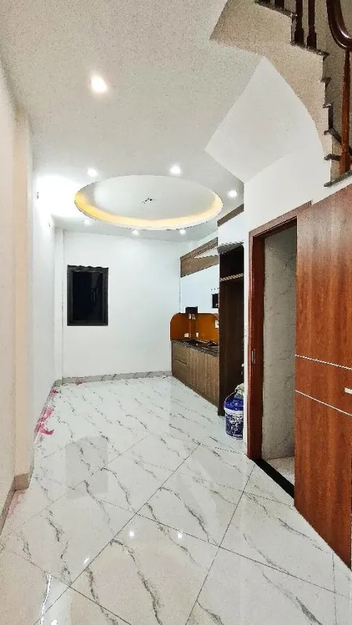 Bán nhà 5 tầng Đống Đa, giá 7,6 tỷ, 7 phòng ngủ, nhà mới cứng, ngõ rộng thoáng, gần hồ Linh Quang không khí trong lành