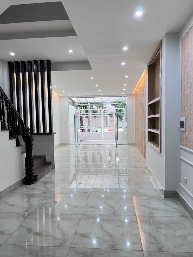 Bán nhà phố Văn Quán 108m2, chưa đến 33 tỷ, vị trí đắc địa, vỉa hè rộng rãi, đất lộc lá, kinh doanh đỉnh mọi ngành