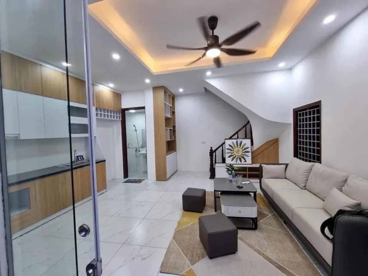 Bán nhà riêng Mễ Trì, Nam Từ Liêm, 5 tầng, 6,6 tỷ, sổ đỏ nở hậu, nhà mới tinh, sạch sẽ, khách mua chỉ cần xách vali về ở