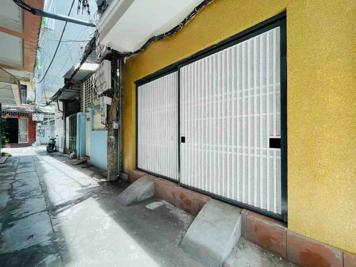 Bán nhà riêng Trần Bình, Mai Dịch Cầu Giấy, 5 tầng đủ công năng, 8,5 tỷ, mặt ngõ rộng, ô tô 7 chỗ vào thoải mái