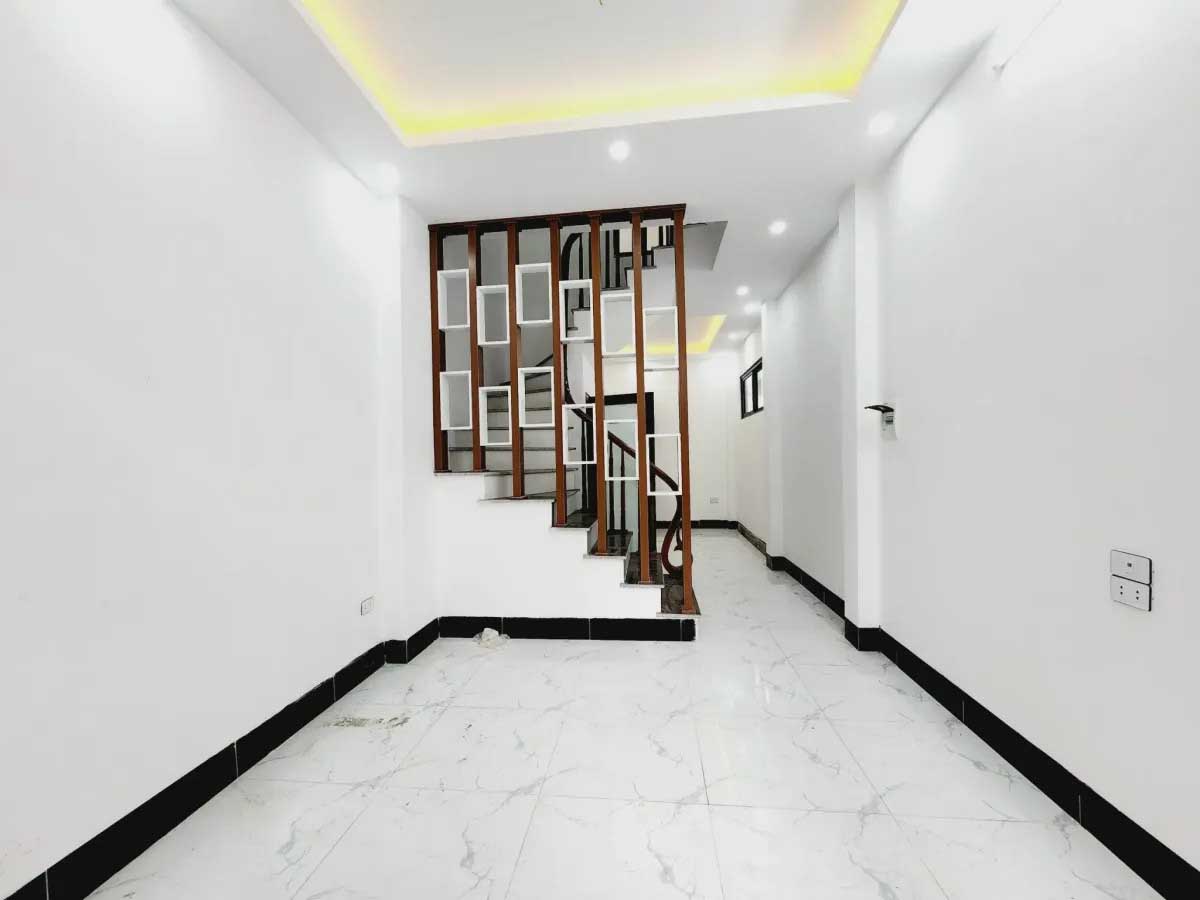 Bán nhà riêng Hoài Đức, nhà 5 tầng mới tinh, nhỉnh 5 tỷ, ô tô đỗ cửa, sổ đỏ chính chủ sẵn sàng giao dịch ngay