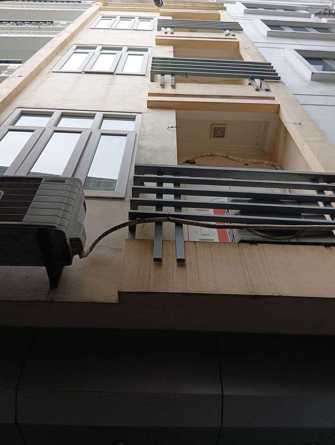 Bán nhà Hai Bà Trưng, 12 tỷ 9, 5 tầng, vị trí đẹp ô tô đỗ cửa, sổ đỏ chính chủ sẵn sàng giao dịch ngay