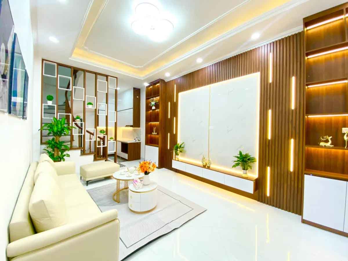 Bán nhà 5 tầng Hoàng Mai, 5,7 tỷ, nhà mới tinh, full nội thất mới xịn, ngõ rộng thoáng, ba gác chạy thoải mái