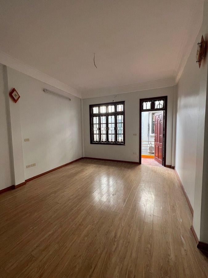 Bán nhà Thanh Xuân, nhà 4 tầng, 7 phòng khép kín cho thuê, đầu tư 9,8 tỷ, sổ đỏ chính chủ, nở hậu, sang tên ngay