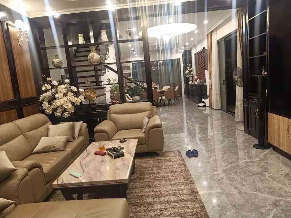 Bán biệt thự sân vườn Tam Trinh, đầu tư 31 tỷ có nhà 133m2, mặt tiền 7m, đẹp lung linh