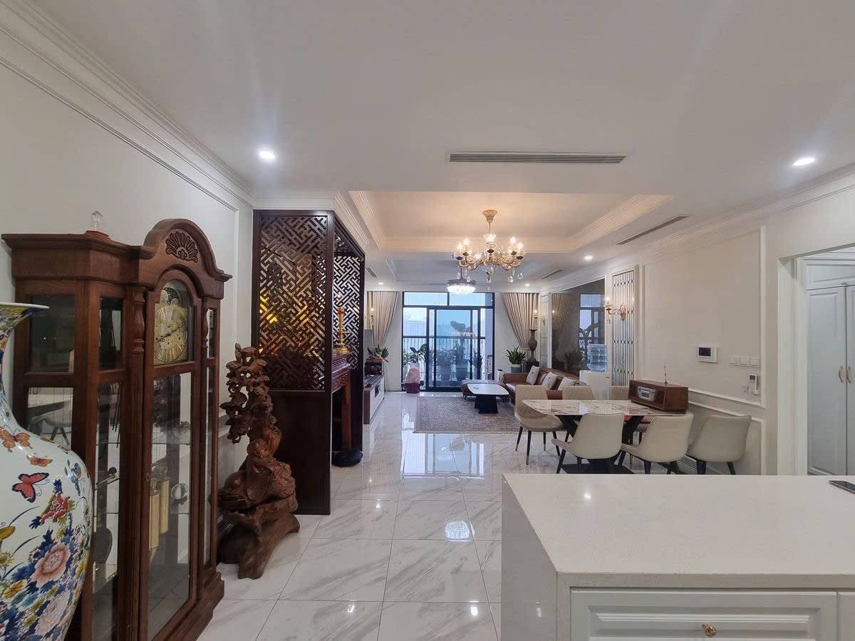 Bán chung cư Huỳnh Thúc Kháng, diện tích 138m2, 2 ban công, view thoáng, giá 14.1 tỷ