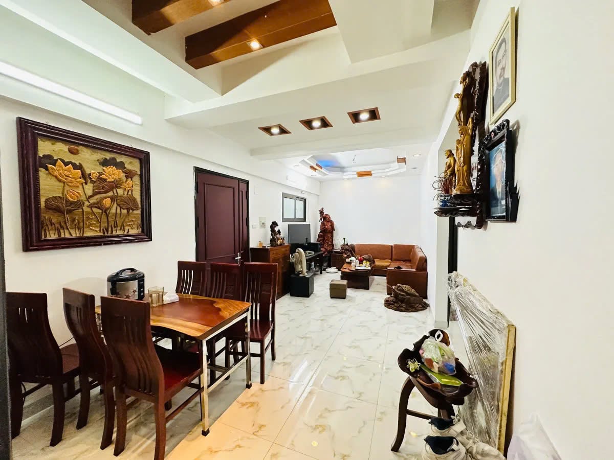 Bán chung cư Linh Đàm, diện tích 93m2, view nội khu, giá 4.5 tỷ