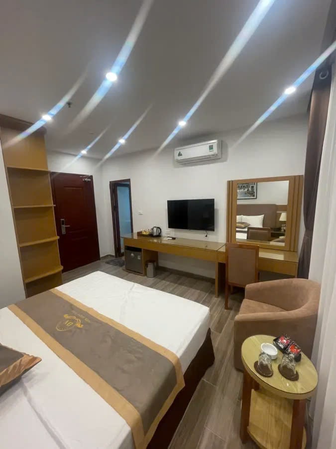 Bán nhà Ba La, giá 30 tỷ, diện tích 83m2, đang kinh doanh khách sạn 200 triệu/ tháng
