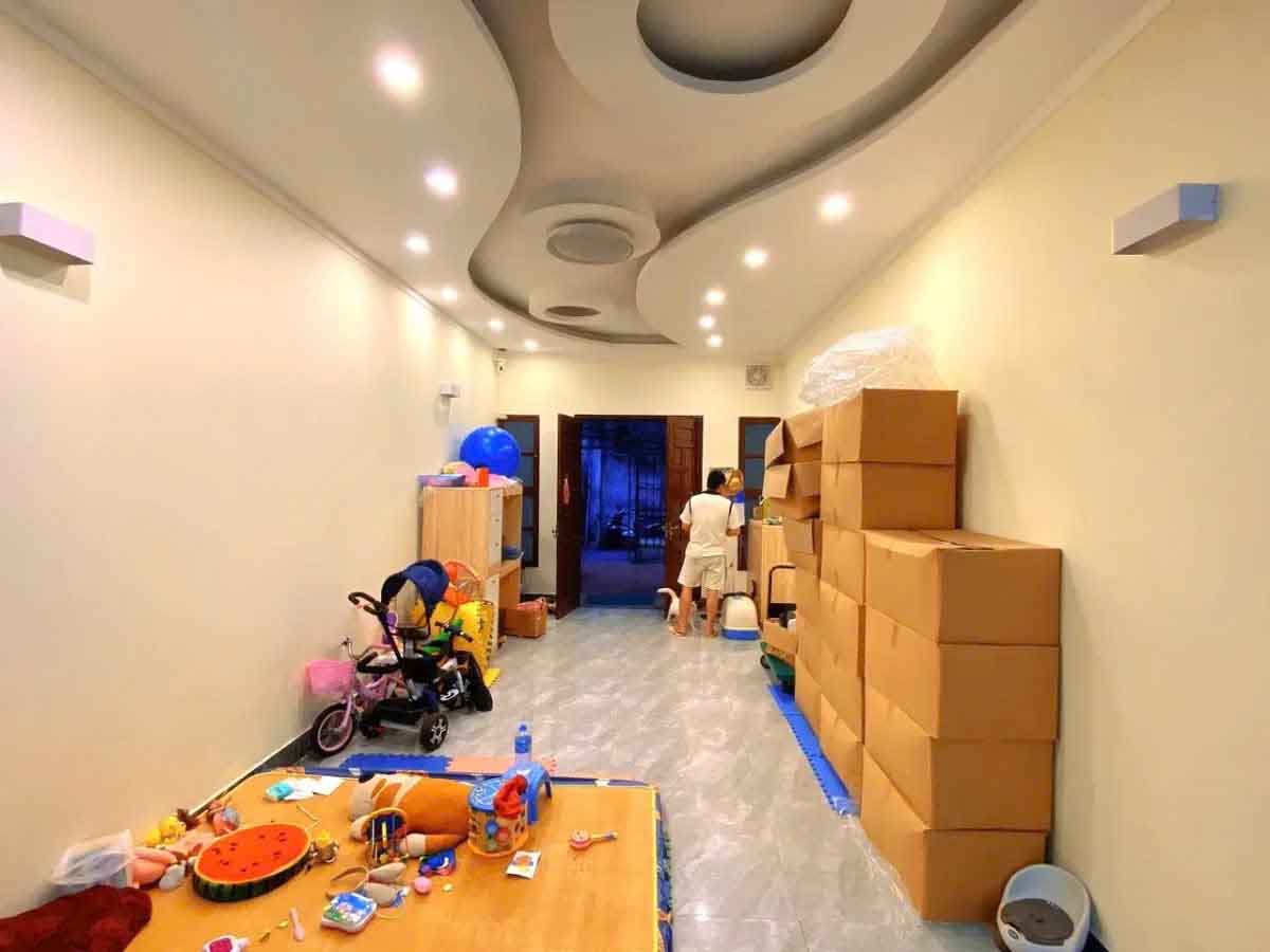 Bán nhà Đội Cấn Ba Đình, vị trí trung tâm quận, biệt thự sân vườn đẹp, thiết kế tỉ mỉ, giá 10 tỷ 6