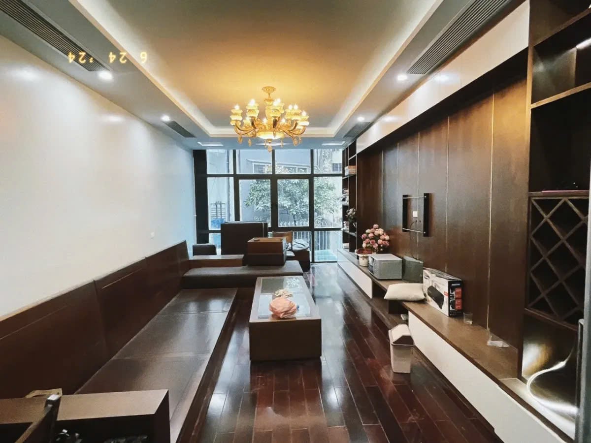 Bán nhà Đông Quan, giá 28 tỷ, diện tích 115m2, ô tô đỗ trước cửa