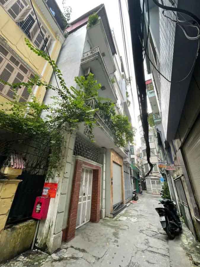 Bán nhà Hào Nam Đống Đa, ngõ rộng ô tô qua cửa, cực gần ga Cát Linh, giá bán 15 tỷ