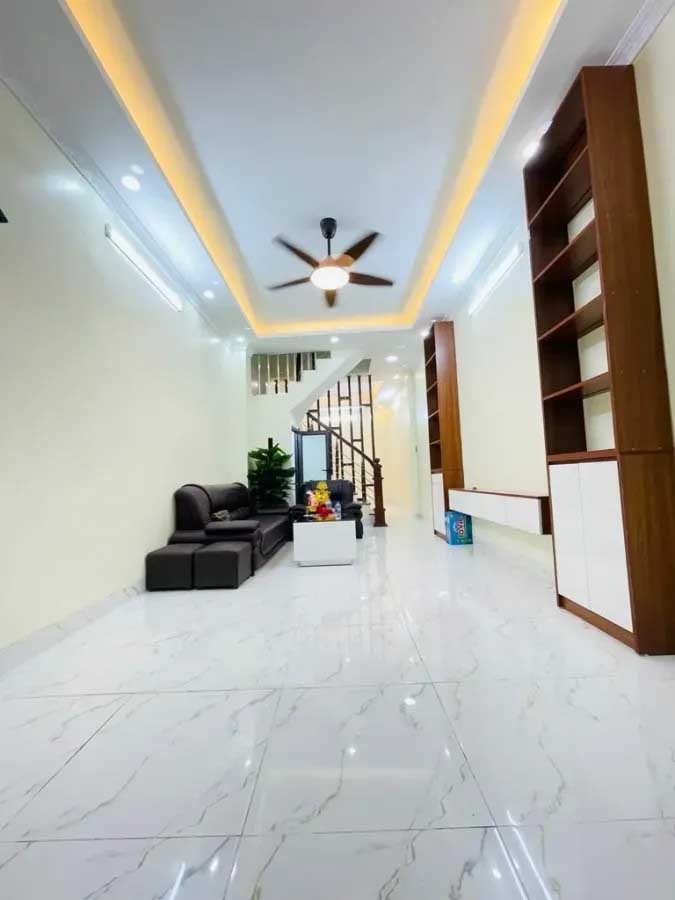Bán nhà Khúc Thừa Dụ, nhà mới đẹp, ngõ thoáng ba gác vào thoải mái, nhỉnh 9 tỷ