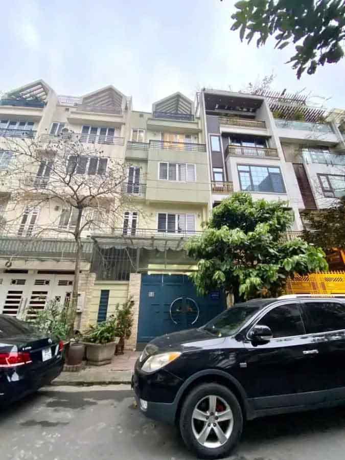 Bán nhà liền kề Thanh Xuân, khu FaFim ngay Ngã Tư Sở, 92m2, mặt tiền 5,5m, có thang máy, giá 30 tỷ