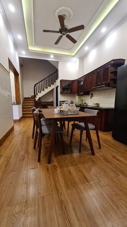 Bán nhà Mễ Trì Thượng, diện tích 78m2, 3 mặt siêu thoáng, mặt tiền 4m, giá 10 tỷ
