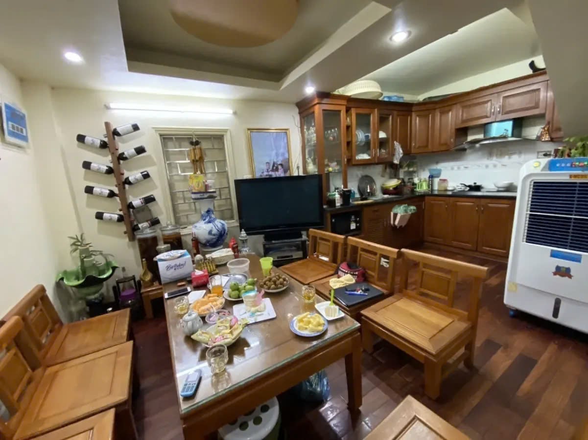 Bán nhà Ngọc Thụy Long Biên, giá chưa đến 5 tỷ, ô tô đỗ cửa