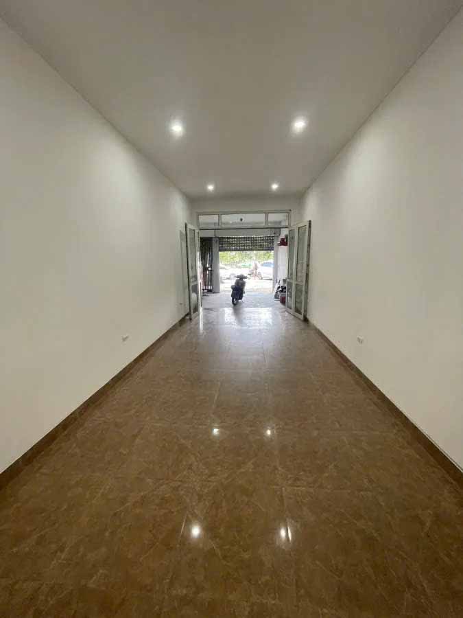 Bán nhà phố Giải Phóng Hoàng Mai, 115m2, vỉa hè 5m rộng thênh thang, kinh doanh sầm uất ngày đêm, giá đầu tư 12,5 tỷ