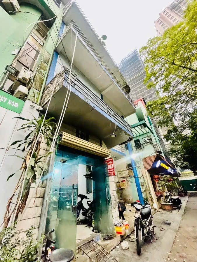 Bán nhà phố Lê Văn Thêm, giá 37 tỷ, diện tích 92m2, mặt tiền 9.1m, sát CV Thanh Xuân