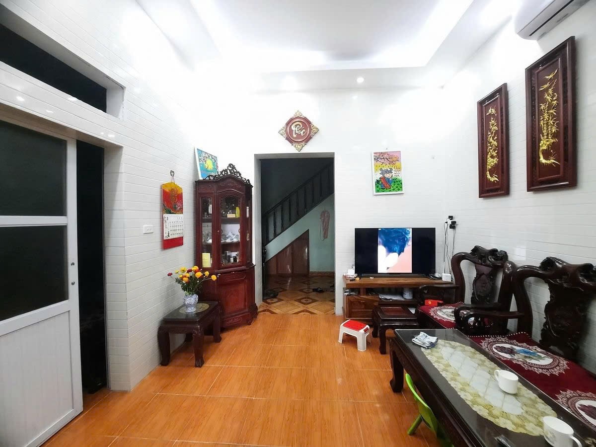 Bán nhà phố Lĩnh Nam, giá nhỉnh 5 tỷ, ô tô vào thoải mái