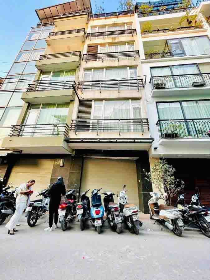 Bán nhà Quảng An Tây Hồ, 32 tỷ, view hồ lộng gió, ngõ rộng ô tô tránh, gara ô tô tầng 1