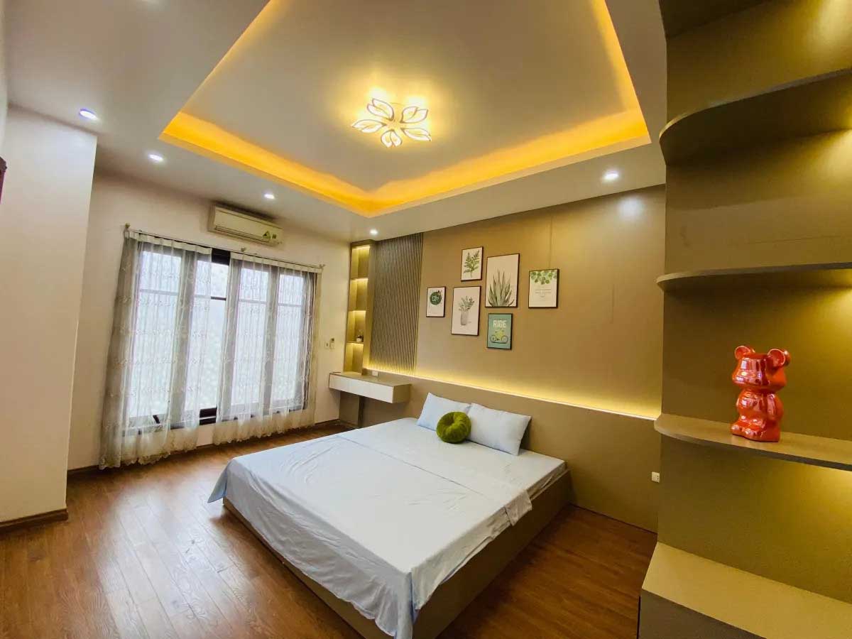 Bán nhà riêng Hai Bà Trưng, mặt tiền rộng 18m, 3 mặt thoáng vĩnh viễn, đầu tư 11 tỷ chỉ cần xách vali về ở, full nội thất