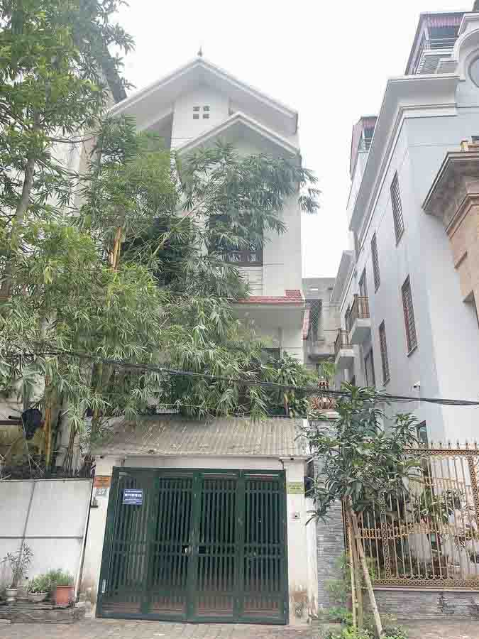 Bán nhà tại Long Biên, 96m2, 19 tỷ, trước nhà ô tô dừng đỗ thoải mái, vài bước ra phố