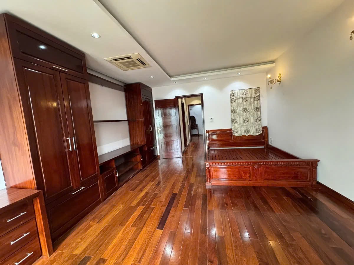 Bán nhà riêng Nguyễn Xiển, diện tích 51m2, giá 18.2 tỷ, mặt tền siêu khủng
