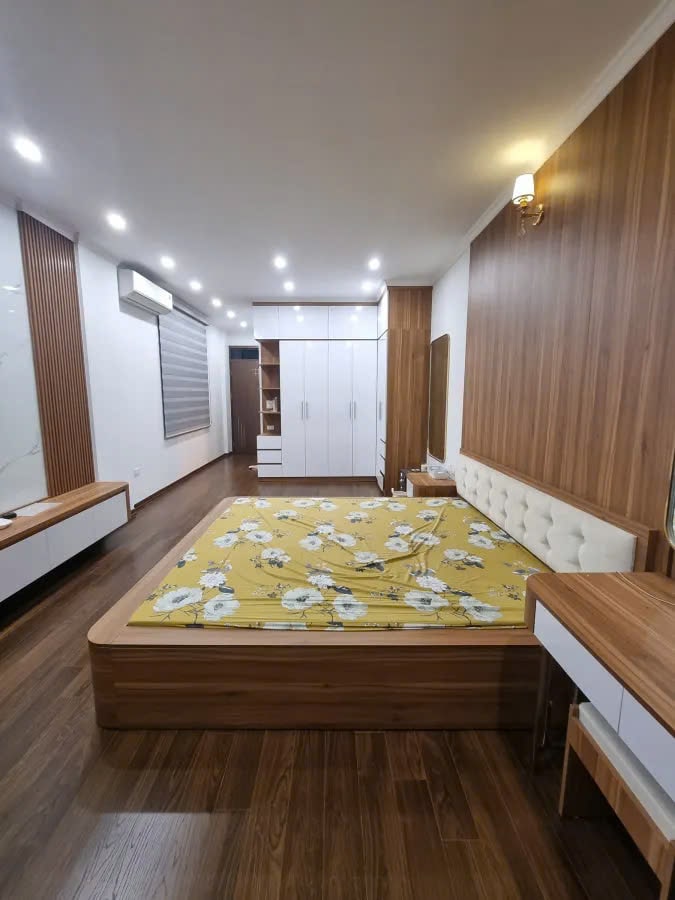 Bán nhà riêng phố Duy Tân, diện tích 60m2, ngõ 4 ô tô tránh nhau, giá 20.6 tỷ