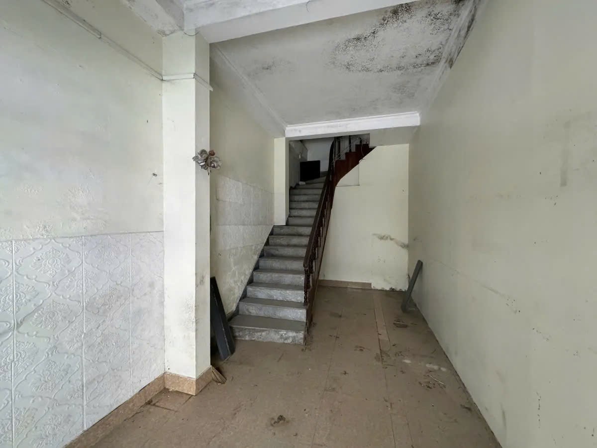 Bán nhà riêng Quan Nhân, mặt phố 2 chiều, diện tích 72m2, giá 21.5 tỷ