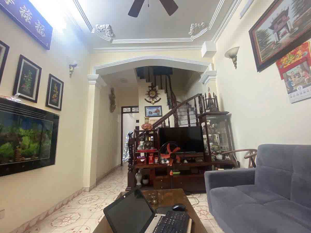 Bán nhà tại Giải Phóng, ngõ rộng ô tô tránh ba gác, 2 mặt thoáng, khu vực dân trí văn minh yên tĩnh, giá 5,5 tỷ