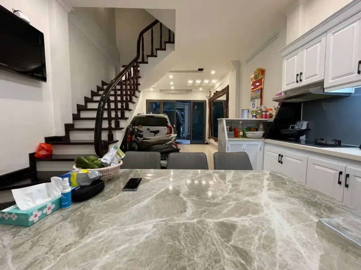 Bán nhà riêng Trần Khát Chân, giá nhỉnh 10 tỷ, diện tích 40.5m2, ô tô vào nhà