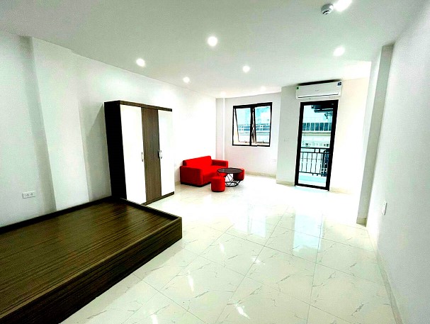 Bán nhà ở Đống Đa 94m2 cực VIP chỉ nhỉnh 16 tỷ, sổ bao đẹp, đa tiện ích