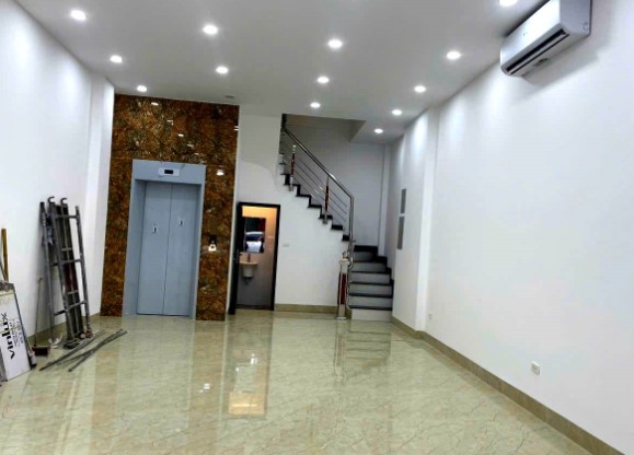 Bán tòa dịch vụ Xa La Hà Đông, diện tích 50m2 giá chỉ 16 tỷ mới tinh, kinh doanh cực đỉnh