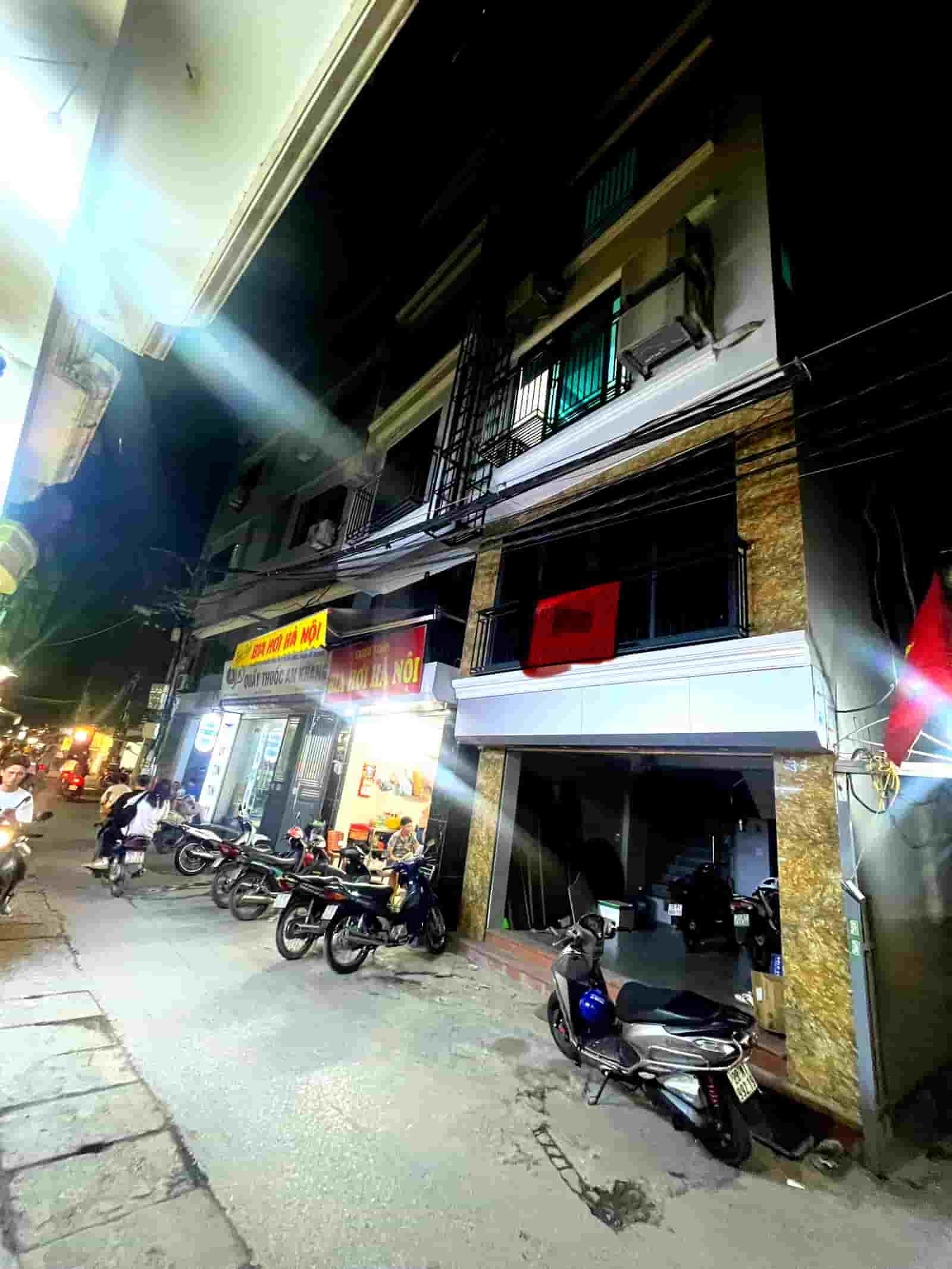Bán nhà phố Triều Khúc 42m2, 8 tầng thang máy, MT 4.5m, giá 13.5 tỷ