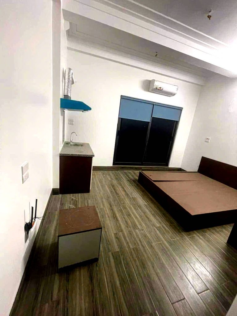 Bán nhà phố Triều Khúc 42m2, 8 tầng thang máy, MT 4.5m, giá 13.5 tỷ