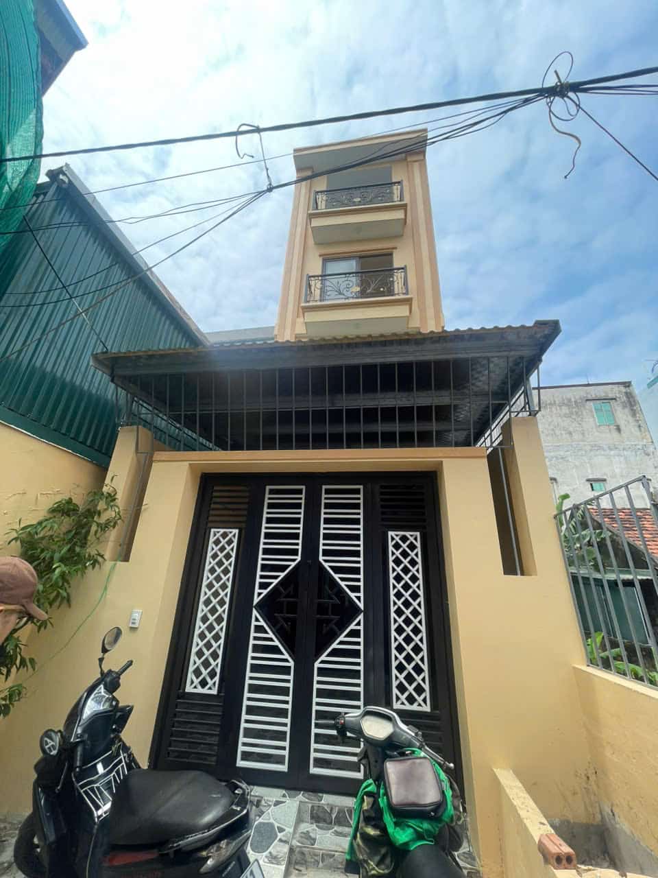 Bán nhà Quỳnh Đô, Thanh Trì, DT 74m2, 5 tầng, MT 4.2m giá 9 tỷ