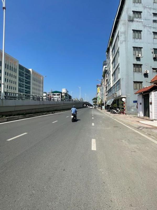 Bán nhà phố Hồng Tiến, DT 83m2, 8 tầng thang máy, giá 23 tỷ