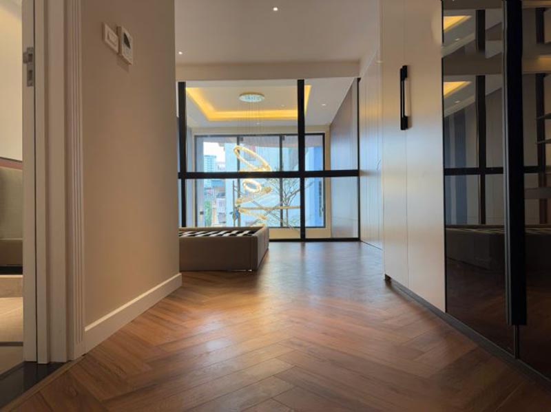 Bán nhà phố Hồng Tiến, DT 83m2, 8 tầng thang máy, giá 23 tỷ