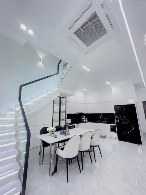 Bán nhà phố Chùa Láng, DT 50m2, 5 tầng, ngõ rộng, kinh doanh tốt, giá 10 tỷ