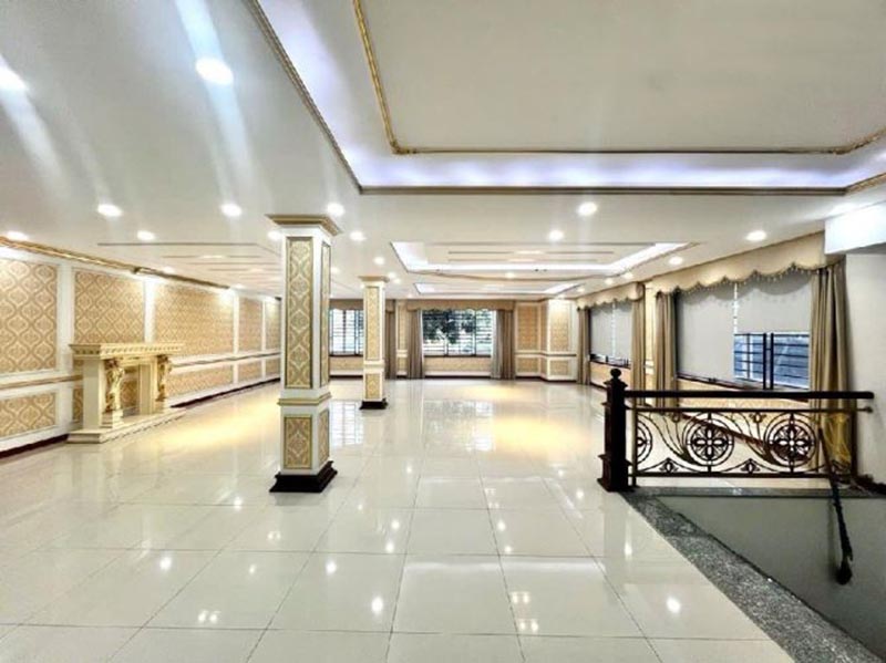 Bán nhà mặt đường Bát Khối, DT 190m2, 6 tầng thang máy, giá 40 tỷ