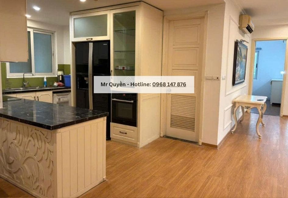 Cho thuê căn hộ 4 phòng ngủ tại Tây Hồ, giá 21 triệu/tháng, diện tích 142m2, full nội thất nhập khẩu