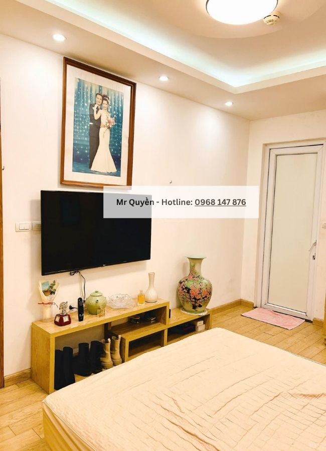 Cho thuê căn hộ tại Tố Hữu, chung cư 3 phòng ngủ giá rẻ, rộng 90m2, view hồ cực đẹp