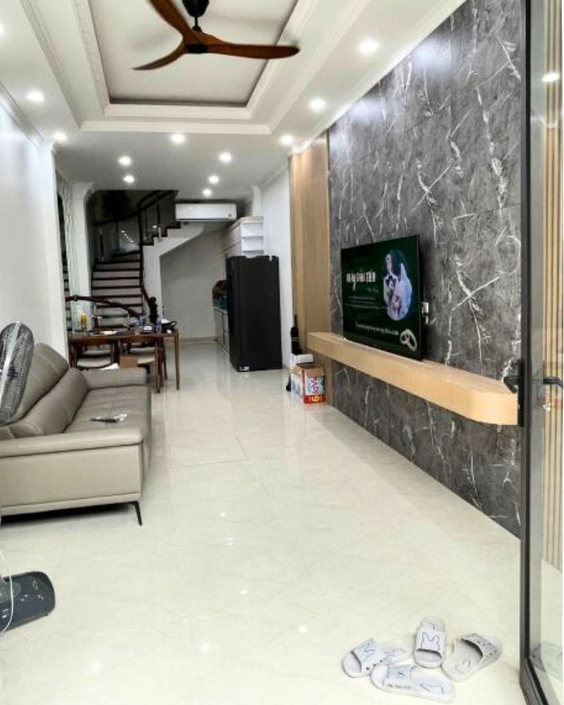 Bán Nhà Thạch Bàn 55m² – 5 Tầng – Giá 8,3 Tỷ – Nội Thất Xịn