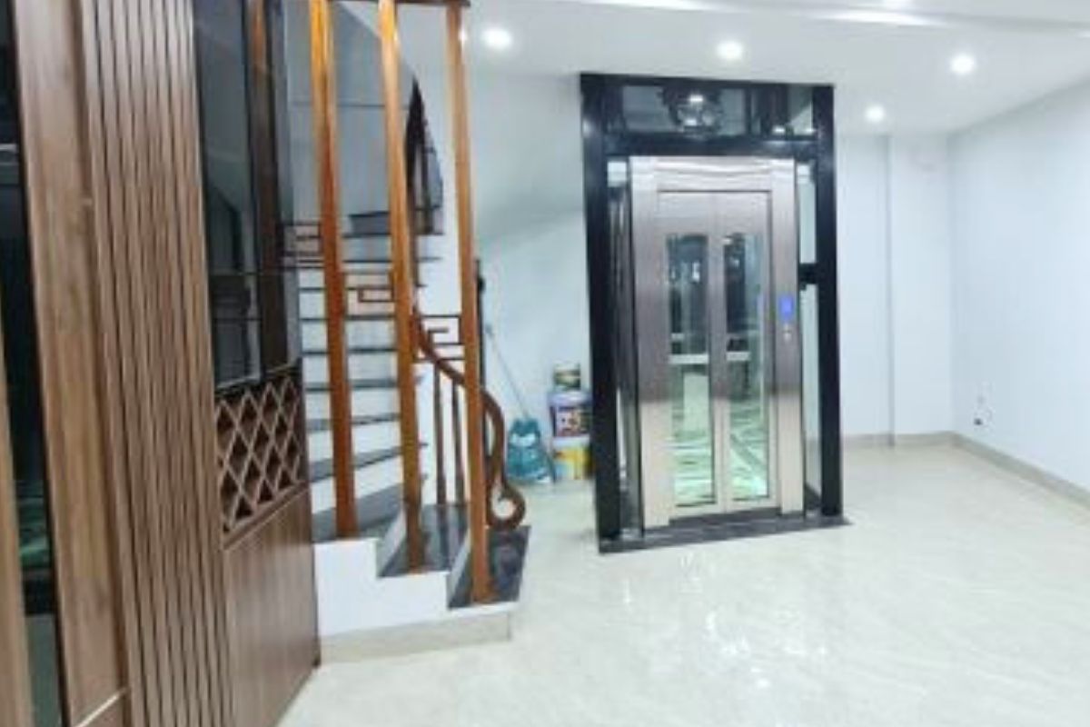 Bán Nhà 6 Tầng Thang Máy – 50m² – Gần Cầu Chương Dương – Full Nội Thất – Giá 10,9 Tỷ