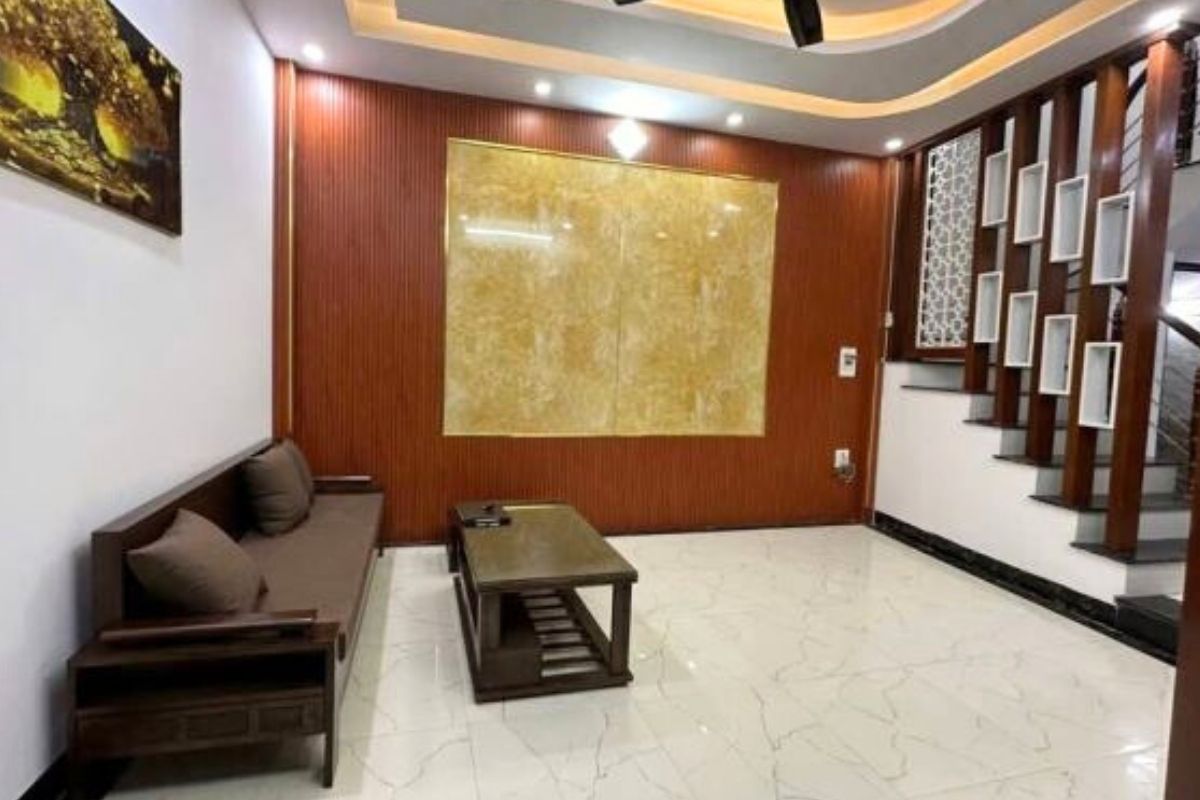 Bán nhà Bế Văn Đàn 50m², mặt tiền 4.4m, giá 13.85 tỷ – mới đẹp, ô tô tránh