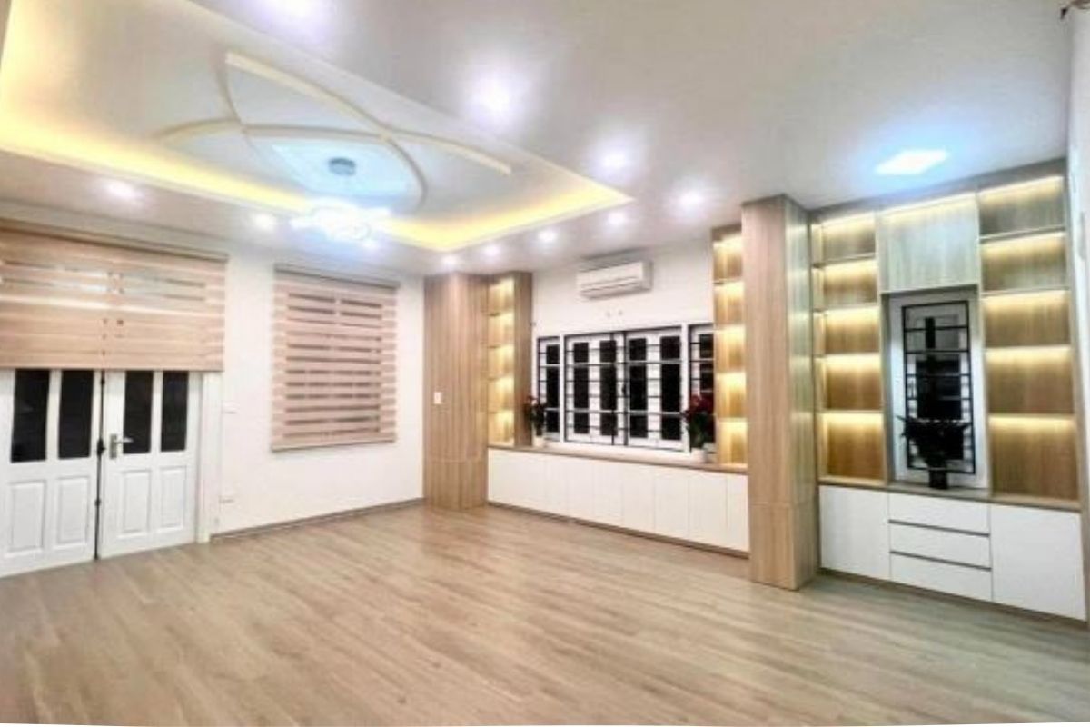 Bán nhà Trung Kính 70m², 5T – Ô tô tránh vỉa hè – 2 thoáng – Giá nhỉnh 28 tỷ