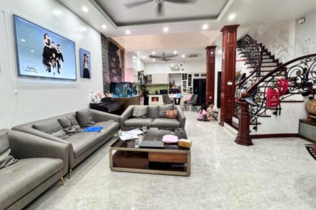 nha-dinh-cong-thuong-60m-oto-qua-cua.jpg